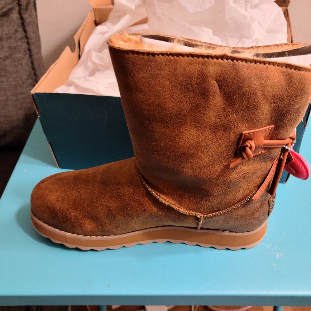 Skechers Memory Foam boots